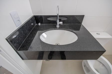 Casa à venda com 152m², 3 quartos e 4 vagasBanheiro da Suíte 1