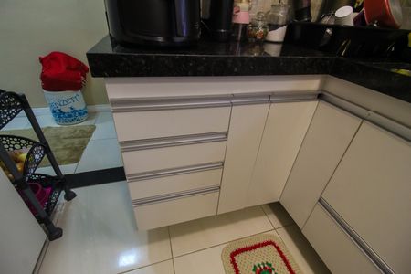 Apartamento à venda com 49m², 2 quartos e 1 vaga Apartamento à venda com 49m², 2 quartos e 1 vagaCozinha e Área de Serviço