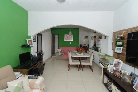 Casa à venda com 390m², 2 quartos e 1 vagaSala