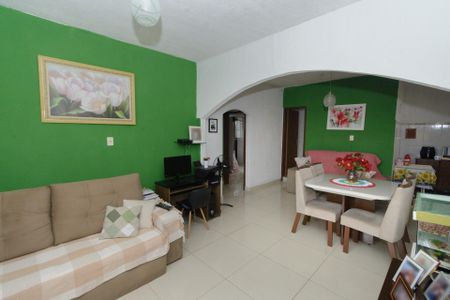 Casa à venda com 390m², 2 quartos e 1 vagaSala