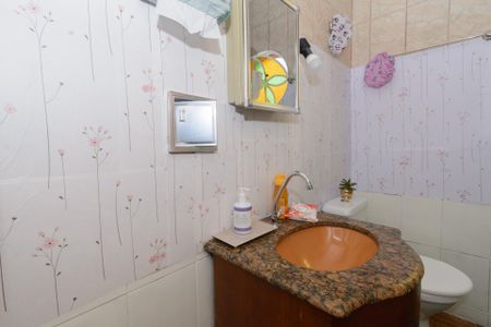 Casa à venda com 390m², 2 quartos e 1 vagaBanheiro 2