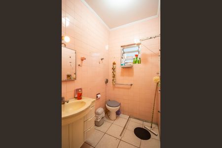 Casa à venda com 250m², 5 quartos e 4 vagas Casa à venda com 250m², 5 quartos e 4 vagasBanheiro 2