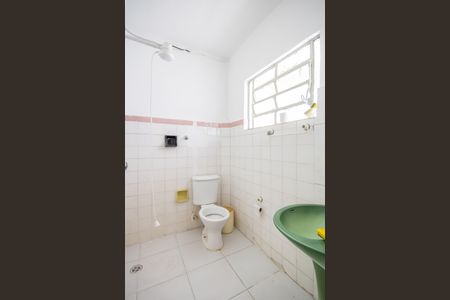 Casa à venda com 250m², 5 quartos e 4 vagas Casa à venda com 250m², 5 quartos e 4 vagasBanheiro 3