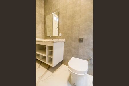 Casa de condomínio para alugar com 322m², 4 quartos e 4 vagas Casa de condomínio para alugar com 322m², 4 quartos e 4 vagasBanheiro