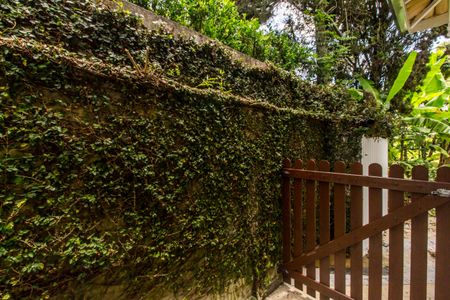 Casa de condomínio para alugar com 322m², 4 quartos e 4 vagas Casa de condomínio para alugar com 322m², 4 quartos e 4 vagasCorredor