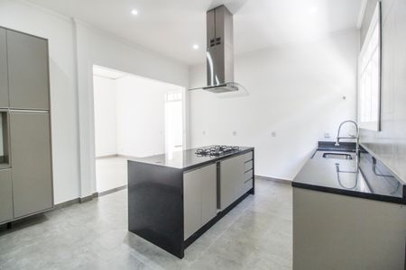 Casa de condomínio para alugar com 322m², 4 quartos e 4 vagas Casa de condomínio para alugar com 322m², 4 quartos e 4 vagasCozinha