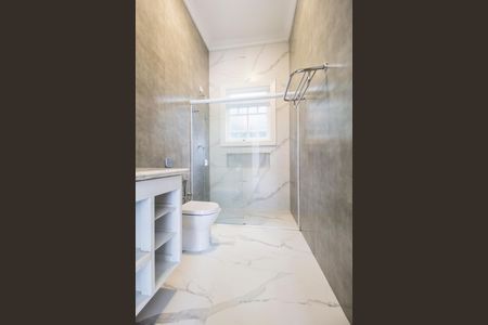 Casa de condomínio para alugar com 322m², 4 quartos e 4 vagas Casa de condomínio para alugar com 322m², 4 quartos e 4 vagasBanheiro