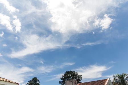 Casa de condomínio para alugar com 322m², 4 quartos e 4 vagas Casa de condomínio para alugar com 322m², 4 quartos e 4 vagasVista