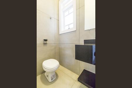 Casa de condomínio para alugar com 322m², 4 quartos e 4 vagas Casa de condomínio para alugar com 322m², 4 quartos e 4 vagasLavabo