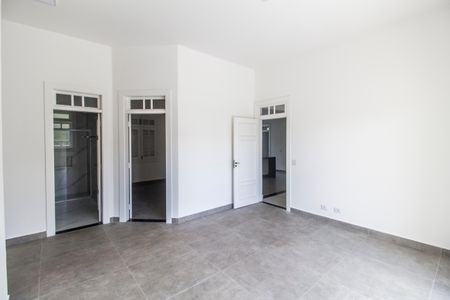 Casa de condomínio para alugar com 322m², 4 quartos e 4 vagas Casa de condomínio para alugar com 322m², 4 quartos e 4 vagasSala de TV