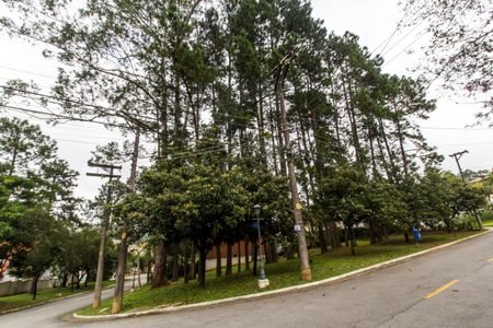 Casa de condomínio para alugar com 322m², 4 quartos e 4 vagas Casa de condomínio para alugar com 322m², 4 quartos e 4 vagasÁrea comum