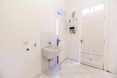 Casa de condomínio para alugar com 322m², 4 quartos e 4 vagas Casa de condomínio para alugar com 322m², 4 quartos e 4 vagasÁrea de Serviço