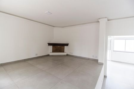 Casa de condomínio para alugar com 322m², 4 quartos e 4 vagas Casa de condomínio para alugar com 322m², 4 quartos e 4 vagasSala de estar