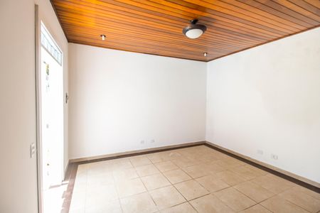 Casa de condomínio para alugar com 322m², 4 quartos e 4 vagas Casa de condomínio para alugar com 322m², 4 quartos e 4 vagasSala
