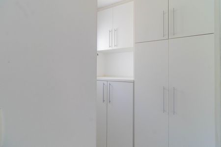 Apartamento à venda com 130m², 3 quartos e 2 vagas Apartamento à venda com 130m², 3 quartos e 2 vagasQuarto de Serviço