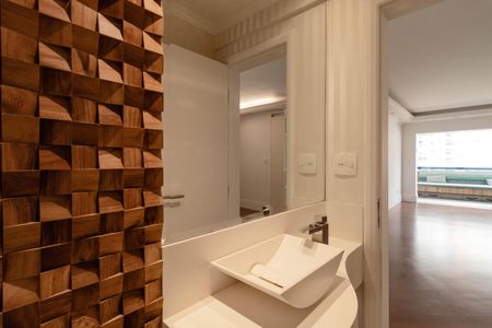 Apartamento à venda com 130m², 3 quartos e 2 vagas Apartamento à venda com 130m², 3 quartos e 2 vagasLavabo