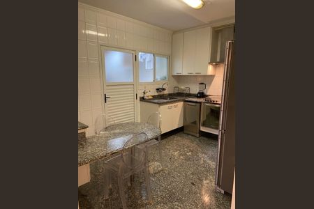 Apartamento à venda com 130m², 3 quartos e 2 vagasCozinha