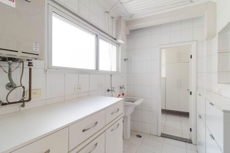 Apartamento à venda com 130m², 3 quartos e 2 vagas Apartamento à venda com 130m², 3 quartos e 2 vagasÁrea de Serviço