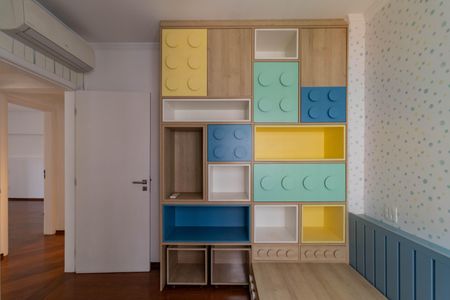 Apartamento à venda com 130m², 3 quartos e 2 vagas Apartamento à venda com 130m², 3 quartos e 2 vagasQuarto 1