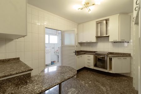Apartamento à venda com 130m², 3 quartos e 2 vagas Apartamento à venda com 130m², 3 quartos e 2 vagasCozinha