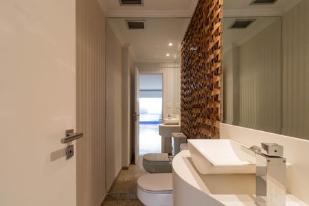 Apartamento à venda com 130m², 3 quartos e 2 vagas Apartamento à venda com 130m², 3 quartos e 2 vagasLavabo