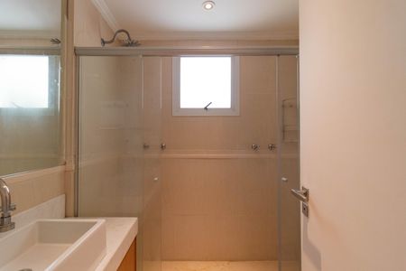 Apartamento à venda com 130m², 3 quartos e 2 vagas Apartamento à venda com 130m², 3 quartos e 2 vagasBanheiro da Suíte