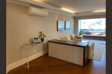 Apartamento à venda com 130m², 3 quartos e 2 vagasSala