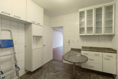 Apartamento à venda com 130m², 3 quartos e 2 vagas Apartamento à venda com 130m², 3 quartos e 2 vagasCozinha