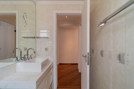 Apartamento à venda com 130m², 3 quartos e 2 vagas Apartamento à venda com 130m², 3 quartos e 2 vagasBanheiro Social