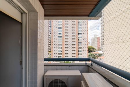 Apartamento à venda com 130m², 3 quartos e 2 vagas Apartamento à venda com 130m², 3 quartos e 2 vagasSacada