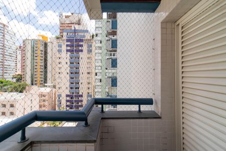 Apartamento à venda com 130m², 3 quartos e 2 vagas Apartamento à venda com 130m², 3 quartos e 2 vagasSacada