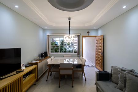 Casa à venda com 164m², 3 quartos e 2 vagasSala