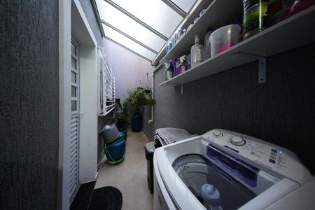 Casa à venda com 82m², 3 quartos e 2 vagas Casa à venda com 82m², 3 quartos e 2 vagasÁrea de Serviço