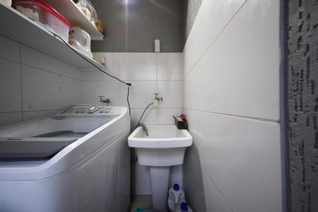 Casa à venda com 82m², 3 quartos e 2 vagas Casa à venda com 82m², 3 quartos e 2 vagasÁrea de Serviço