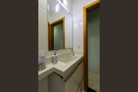 Casa à venda com 164m², 3 quartos e 2 vagasBanheiro