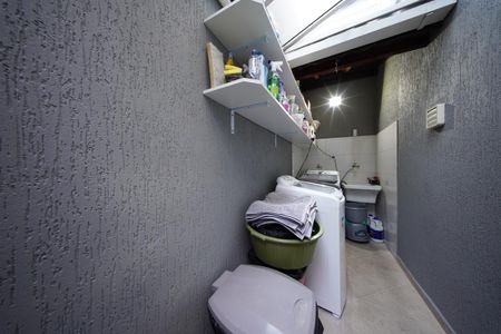 Casa à venda com 82m², 3 quartos e 2 vagas Casa à venda com 82m², 3 quartos e 2 vagasÁrea de Serviço