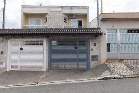 Casa à venda com 164m², 3 quartos e 2 vagasFachada