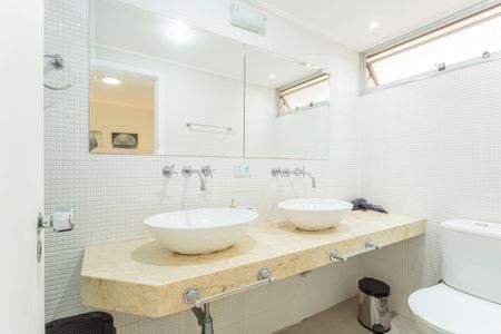 Apartamento para alugar com 100m², 3 quartos e 1 vagaBanheiro da Suíte