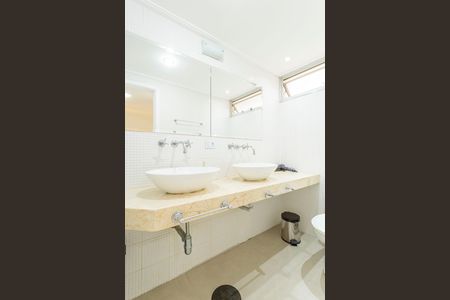 Apartamento para alugar com 100m², 3 quartos e 1 vagaBanheiro da Suíte