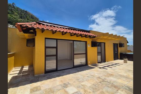 Apartamento à venda com 156m², 3 quartos e 2 vagasÁrea externa