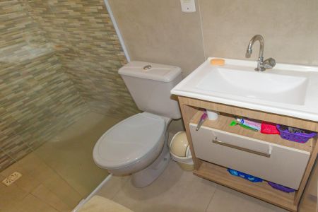 Casa de condomínio à venda com 91m², 2 quartos e 2 vagasBanheiro da Suíte 1