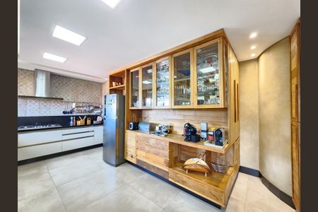 Casa à venda com 513m², 5 quartos e 6 vagasCozinha