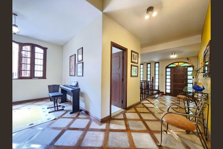 Casa à venda com 513m², 5 quartos e 6 vagasSala