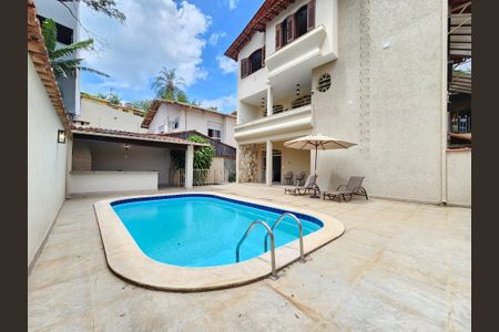 Casa à venda com 513m², 5 quartos e 6 vagasPiscina