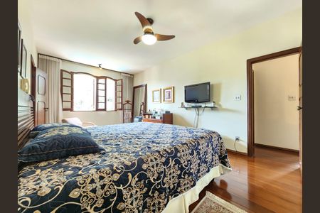 Casa à venda com 513m², 5 quartos e 6 vagasQuarto 1