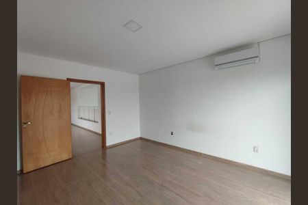 Casa de condomínio à venda com 333m², 4 quartos e 5 vagasQuarto Suíte