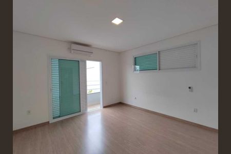 Casa de condomínio à venda com 333m², 4 quartos e 5 vagasQuarto Suíte 2