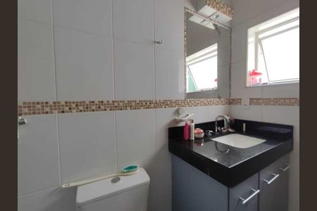 Casa de condomínio à venda com 333m², 4 quartos e 5 vagasBanheiro Suíte 4