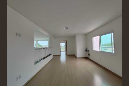 Casa de condomínio à venda com 333m², 4 quartos e 5 vagasSala de TV