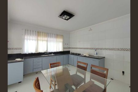 Casa de condomínio à venda com 333m², 4 quartos e 5 vagasCozinha